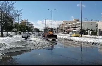 Κακοκαιρία «Ελπίς», η επόμενη ημέρα: Εγκατελειμμένα αυτοκίνητα στους δρόμους της Αθήνας