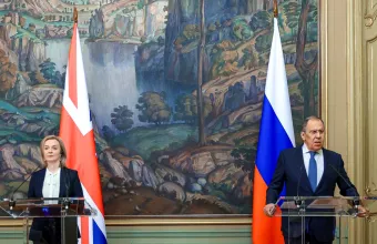 Επεισοδιακή συνάντηση Τρας-Λαβρόφ: Η Βρετανίδα ΥΠΕΞ φέρεται να μπέρδεψε ρωσικά εδάφη με περιοχές της Ουκρανίας