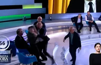 Ουκρανία: Άγριο ξύλο on air -Μπουνιές μεταξύ δημοσιογράφου και φιλορώσου πολιτικού- Bίντεο
