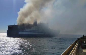 Euroferry Olympia: Πλάνα από τις πυροσβεστικές επιχειρήσεις στο εσωτερικό του μοιραίου πλοίου (video)