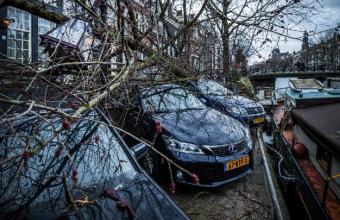Στους 14 οι νεκροί από τη θύελλα Γιούνις στη βορειοδυτική Ευρώπη -Χωρίς ρεύμα χιλιάδες νοικοκυριά