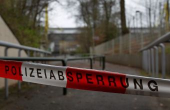 Συναγερμός στη Γερμανία: Ένοπλος εισέβαλε σε σχολείο στο Αμβούργο