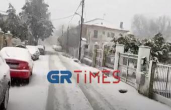 Κακοκαιρία «Μπιάνκα»: Χιονίζει στα ορεινά της Θεσσαλονίκης