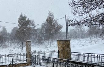 Κακοκαιρία Εξπρές: Χιόνια στην Ιπποκράτειο Πολιτεία- Δείτε τις περιοχές «ντύθηκαν στα λευκά»