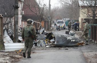 Κάλεσμα Ζελένσκι σε ξένους εθελοντές να πολεμήσουν στην Ουκρανία