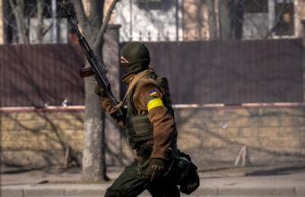 Η Ουκρανία καταγγέλλει πως η Ρωσία έριξε θερμοβαρική βόμβα