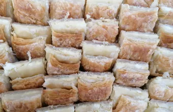 Mια χρυσαφιά...γαστρονομική τάση στην ανατολική Χαλκιδική που πέρασε από γιαγιά σε εγγονή