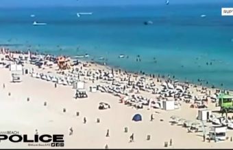 ΗΠΑ: Η στιγμή που ελικόπτερο πέφτει σε παραλία του Μαϊάμι γεμάτη λουόμενους – Δείτε το βίντεο 