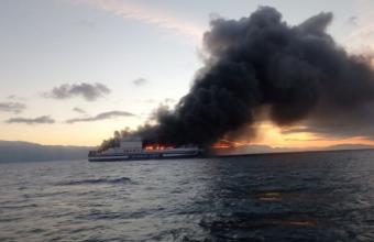 Φωτιά σε πλοίο στην Ηγουμενίτσα: Στην Κέρκυρα οι επιβάτες-Δείτε βίντεο και φωτογραφίες