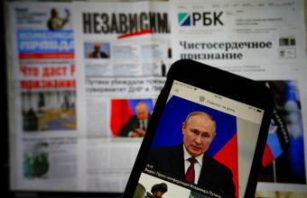 Ο Πούτιν απειλεί να κλείσει τα ρωσικά ΜΜΕ που μιλούν για εισβολή και πόλεμο στην Ουκρανία