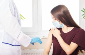 Νέα μελέτη: Ο εμβολιασμός για τον κορωνοϊό δεν αυξάνει την πιθανότητα εμφάνισης εκ γενετής ελαττωμάτων