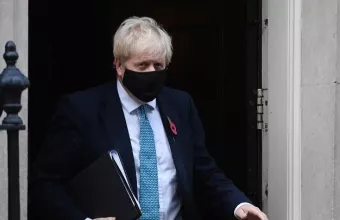 Λονδίνο: Δεν αναμένει χρήση τακτικών πυρηνικών όπλων από τη Ρωσία ο Τζόνσον