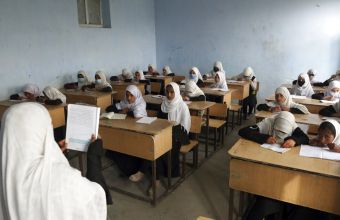 Οι Ταλιμπάν κλείνουν γυμνάσια και λύκεια θηλέων στο Αφγανιστάν