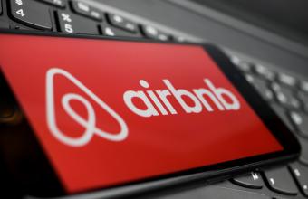 Η Airbnb αναστέλλει τις υπηρεσίες στη Ρωσία και τη Λευκορωσία 