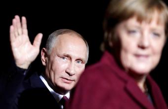 Καταπέλτης το Politico κατά Βερολίνου: «Οι χρήσιμοι Γερμανοί ηλίθιοι του Πούτιν»