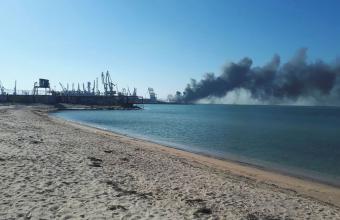 Νέο βίντεο από το χτύπημα των Ουκρανών κατά του ρωσικού πλοίου στο λιμάνι του Μπερντιάνσκ