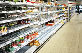 Αδειάζουν τα ράφια με ηλιέλαιο στα σούπερ μάρκετ της Γερμανίας- Φόβοι για ελλείψεις λόγω του πολέμου
