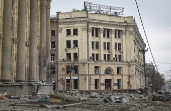 Κίεβο: Εκατοντάδες πολυκατοικίες, δεκάδες σχολεία και νοσοκομεία έχουν καταστραφεί από τους βομβαρδισμούς στο Χάρκοβο