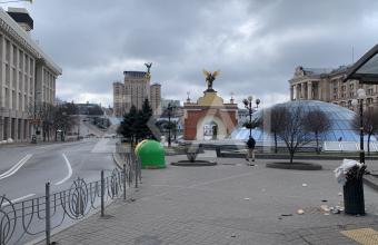 Πόλη φάντασμα το Κίεβο- Ισχυρές εκρήξεις και νάρκες στους δρόμους- Δείτε τις εικόνες του skai.gr 