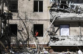 Ουκρανία: Οι Ρώσοι άνοιξαν χερσαίο διάδρομο προς Κριμαία- Βομβαρδισμοί στο Χάρκοβο 