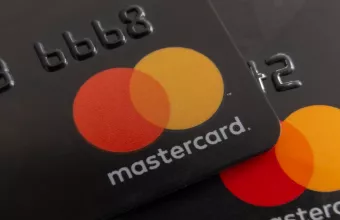 Mastercard και Visa μπλοκάρουν συναλλαγές από τη Ρωσία