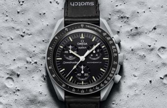 Φρενίτιδα για το νέο ρολόι της Swatch σε συνεργασία με την Omega- «Ουρές» και στην Αθήνα
