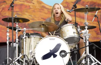 Έφυγε από τη ζωή ο ντράμερ των Foo Fighters, Τέιλορ Χόκινς	