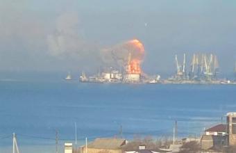 Εκρήξεις στο λιμάνι του Μπερντιάνσκ- Χτυπήθηκαν ρωσικό πλοίο και δεξαμενές καυσίμων