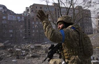 Τουλάχιστον ένας νεκρός από ρωσική αεροπορική επιδρομή στο Νικολάεφ -Καταστράφηκαν 5 σπίτια