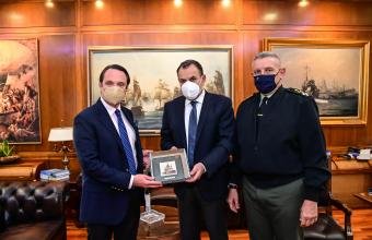 Συνάντηση του υπουργού Άμυνας με τον πρσβευτή της Ουκρανίας