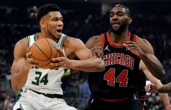 NBA: Για τρίτη φορά υποψήφιος για το βραβείο MVP o Γιάννης Αντετοκούνμπο 