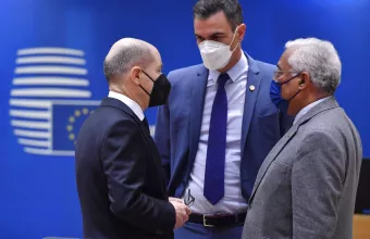 «Ψηφίστε Μακρόν» λένε στους Γάλλους Όλαφ Σολτς, Πέδρο Σάντσες και Αντόνιο Κόστα