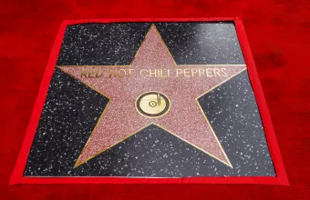 Οι Red Hot Chili Peppers απέκτησαν αστέρι στη Λεωφόρο της Δόξας στο Χόλιγουντ 
