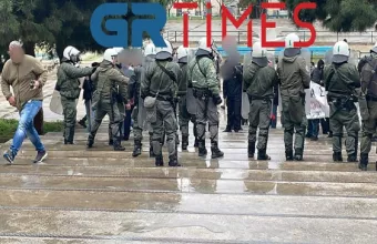 Επεισόδια με χημικά στο ΑΠΘ - Να ανακαταλάβουν «στέκι» επιχειρούν αντιεξουσιαστές - Bίντεο και φωτoγραφίες