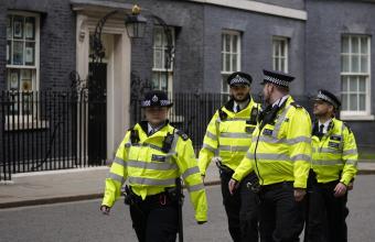 Τρόμος στο Λονδίνο: Συνελήφθη 29χρονος με μαχαίρι-Απείλησε έφιππους αστυνομικούς