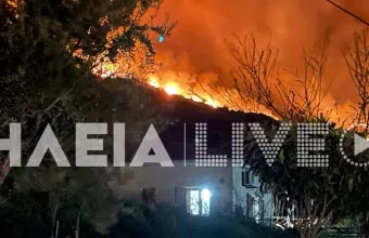 Μαίνεται ανεξέλεγκτη η φωτιά στο Λιβαδάκι Ηλείας-Ενισχύονται οι πυροσβεστικές δυνάμεις