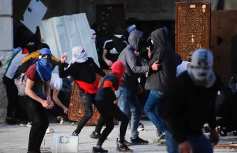 Ισραήλ: Τουλάχιστον 31 τραυματίες από τα βίαια επεισόδια Παλαιστινίων- Ισραηλινών στο τέμενος αλ-Άκσα