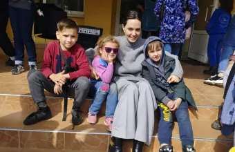 Αντζελίνα Τζολί: Επισκέφθηκε το Λβιβ και συνομίλησε με παιδιά και πρόσφυγες του πολέμου- Φωτογραφίες- βίντεο