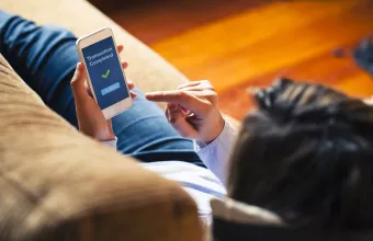 Online πληρωμές IRIS: Πώς να μεταφέρετε χρήματα σε φίλους χωρίς να γνωρίζετε IBAN