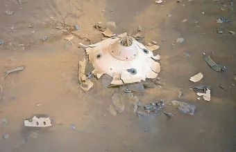 Το ελικόπτερο της NASA εντόπισε τα συντρίμμια του κελύφους του Perseverance στον Άρη