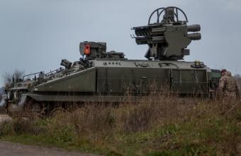 H Βρετανία στέλνει στην Ουκρανία τεθωρακισμένα οχήματα εκτόξευσης πυραύλων Stormer