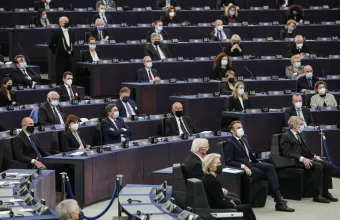 Kατεπείγουσα ερώτηση της ευρωομάδας του ΣΥΡΙΖΑ-ΠΣ στην Κομισιόν για την ρήτρα αναπροσαρμογής