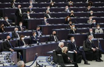 Kατεπείγουσα ερώτηση της ευρωομάδας του ΣΥΡΙΖΑ-ΠΣ στην Κομισιόν για την ρήτρα αναπροσαρμογής