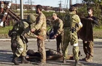 Αιχμάλωτοι στη Ρωσία οι μαχητές του Τάγματος Αζόφ από το Azovstal - «Είναι εγκληματίες, πρέπει να δικαστούν», λέει η Μόσχα