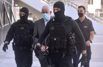Δίκη Φιλιππίδη: Ο διάλογος των συνηγόρων υπεράσπισης και μιας από τις γυναίκες που τον κατήγγειλε
