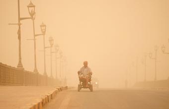 Απόκοσμες εικόνες από το Ιράκ από τη δέκατη αμμοθύελλα σε δύο μήνες