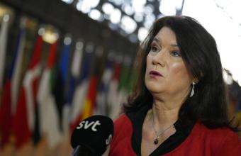 Σουηδία: Η υπουργός Εξωτερικών υπέγραψε την αίτηση για ένταξη στο ΝΑΤΟ