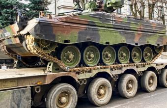 Τι προβλέπεται στη συμφωνία Μητσοτάκη – Σολτς για παραχώρηση τεθωρακισμένων οχημάτων στην Ουκρανία