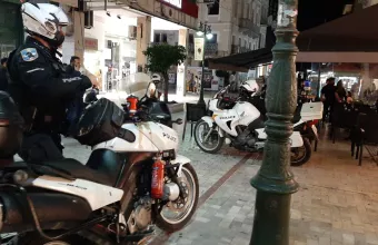 Πυροβολισμοί με έναν τραυματία σε καφέ στο κέντρο της Πάτρας