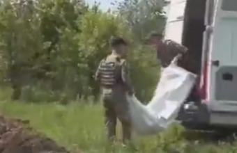 Ουκρανία: Δεκάδες νεκρούς σε ομαδικό τάφο θάβει η αστυνομία της Λισιτσάνσκ - Δείτε βίντεο